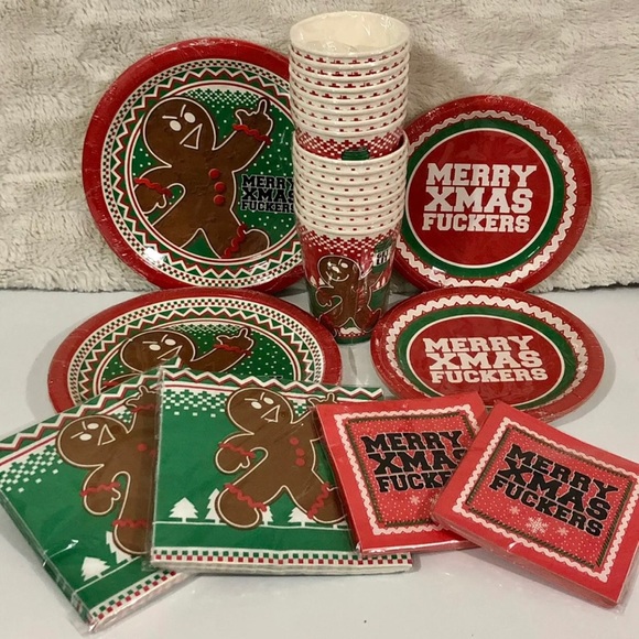 CHRISTMAS PARTY PAPER PLATES, NAPKINS AND CUPS - Picture 1 of 7